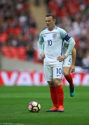 08.10.2016. Wembley Stadium, London, England. FIFA World Cup WM Weltmeisterschaft Fussball Qualifying Football. England versus Malta. England Forward Wayne Rooney waits to take a free kick xMarkxKertonx  ActionPlus11798121