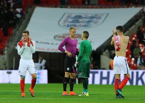 FuÃŸball, WM Quali, England - Malta 08.10.2016. Wembley Stadium, London, England. FIFA World Cup WM Weltmeisterschaft Fussball Qualifying Football. England versus Malta. England Goalkeeper Joe Hart swaps shirts with Malta Goalkeeper Andrew Hogg at full time xMarkxKertonx  ActionPlus11798219