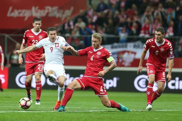 WARSZAWA 08.10.2016 WM Quali 2018 GRUPA E Poland vs Danmark - . PIERRE HÖJBJERG DEN ROBERT LEWANDOWSKI POL SIMON KJAER DEN ANDREAS CHRISTENSEN DEN FOT. MICHALxCHWIEDUK FOKUSMEDIA NEWSPIX.PL WARSZAWA 08.10.2016 SPORT FOOTBALL QUALIFICATION FOR THE WORLD CUP RUSSIA 2018 POLAND - DENMARK FOT. MICHALxCHWIEDUK FOKUSMEDIA NEWSPIX.PL --- Newspix.pl FRANCE OUT!  161008CHW045