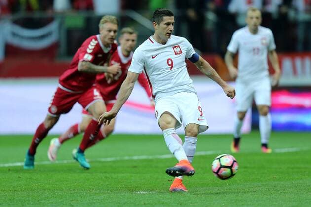08.10.2016 WARSZAWA, WM Quali 2016 GROUP E Poland vs Danmark - ROBERT LEWANDOWSKI POLSKA KARNY FOTO LUKASZxGROCHALA CYFRASPORT NEWSPIX.PL --- Newspix.pl FRANCE OUT!  20161008CSLG0029