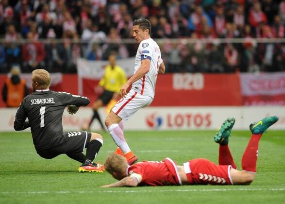 2016.10.08 Warszawa WM Quali 2018 Poland vs Danmark - Robert Lewandowski na 1-0 Foto RafalxRusek PressFocus 2016.10.08 Warszawa Football Representation qualifications World Championship WM Weltmeisterschaft Russia 2018 Poland - Denmark Robert Lewandowski na 1-0 Credit: RafalxRusek PressFocus NEWSPIX.PL --- Newspix.pl FRANCE OUT!  20161008PF_RR083