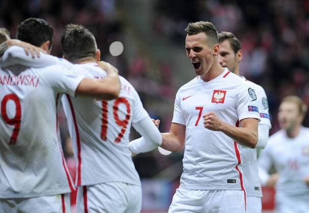 2016.10.08 Warszawa WM Quali 2018 Poland vs Danmark - Robert Lewandowski na 2-0 Foto RafalxRusek PressFocus 2016.10.08 Warszawa Football Representation qualifications World Championship WM Weltmeisterschaft Russia 2018 Poland - Denmark Robert Lewandowski na 2-0 Credit: RafalxRusek PressFocus NEWSPIX.PL --- Newspix.pl FRANCE OUT!  20161008PF_RR123