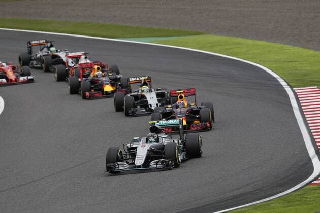 Motorsports: FIA Formula One World Championship WM Weltmeisterschaft 2016, Grand Prix of Japan, 6 Nico Rosberg (GER, Mercedes AMG Petronas Formula One Team), 33 Max Verstappen (NLD, Red Bull Racing), 11 Sergio Perez (MEX, Sahara Force India F1 Team), xHOCHxZWEIx