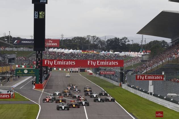 Motorsports: FIA Formula One World Championship WM Weltmeisterschaft 2016, Grand Prix of Japan, 6 Nico Rosberg (GER, Mercedes AMG Petronas Formula One Team), 33 Max Verstappen (NLD, Red Bull Racing), 11 Sergio Perez (MEX, Sahara Force India F1 Team), start, mass, Masse, Menge, viele, many xHOCHxZWEIx