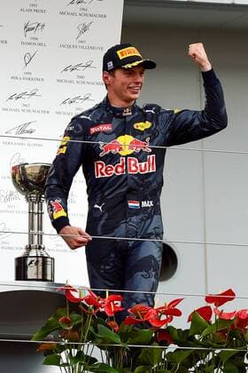 Max Verstappen (Red Bull Racing) bejubelt seinen zweiten Platz, Grosser Preis von Japan 2016, Motorsport, Formel 1, 09.10.2016, Suzuka Copyright: xAndre Eibner-Pressefotox EP_JAE