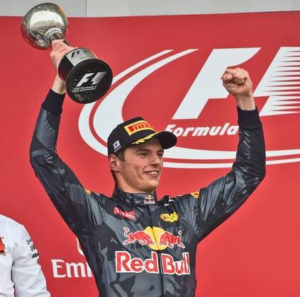 Max Verstappen (Red Bull Racing) bejubelt seinen zweiten Platz, Grosser Preis von Japan 2016, Motorsport, Formel 1, 09.10.2016, Suzuka Copyright: xAndre Eibner-Pressefotox EP_JAE