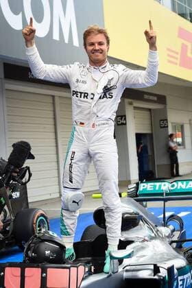 Themen der Woche - Sport Bilder des Tages - SPORT Nico Rosberg (Mercedes AMG Petronas Formula One Team) steht jubelnd auf seinem Auto nach Ende des Rennens, Grosser Preis von Japan 2016, Motorsport, Formel 1, 09.10.2016, Suzuka Copyright: xAndre Eibner-Pressefotox EP_JAE