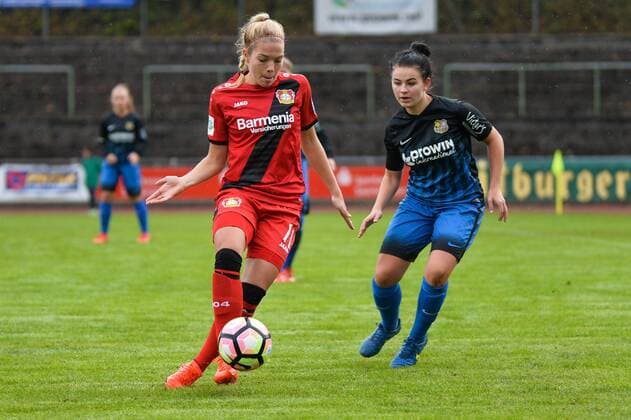 Bild zeigt: Nina Ehegoetz (Nina Ehegoetz, B04, 11) Saarbruecken, Deutschland, 09.10.2016 - Fussball, Frauenfussball, 1. FC Saarbrücken - Bayer 04 Leverkusen, Fussball, Frauenfussball, 1. FC Saarbrücken - Bayer 04 Leverkusen, xKLx