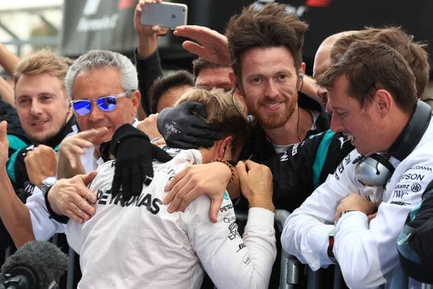 08.10.2016. Suzuka Circuit, Suzuka City, Mie Prefecture, Japan. Formula 1 Grand Prix of Japan Race Day. Mercedes AMG Petronas - Nico Rosberg celebrates with his team as he wins at Suzuka xLeannexBoonx  ActionPlus11798377