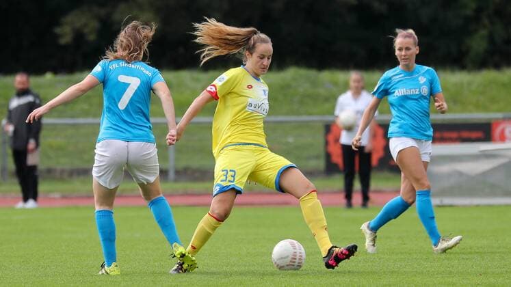 v.li.: Gina Rilling (Sindelfingen, 7), Fabienne Dongus (TSG, 33), Fussball, DFB-Pokal der Frauen, VfL Sindelfingen - TSG 1899 Hoffenheim, xozx