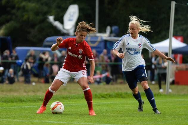 Bild zeigt: Melanie Leupolz (FC Bayern Muenchen, Melli Leupolz) Riegelsberg, Deutschland, 09.10.2016 - Fussball, Frauenfussball, FC Riegelsberg - FC Bayern Muenchen, Fussball, Frauenfussball, FC Riegelsberg - FC Bayern Muenchen, xKLx