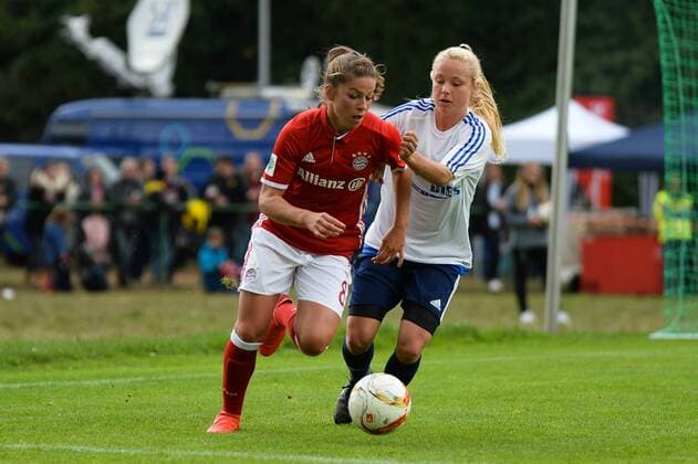 Bild zeigt: Melanie Leupolz (FC Bayern Muenchen, Melli Leupolz) Riegelsberg, Deutschland, 09.10.2016 - Fussball, Frauenfussball, FC Riegelsberg - FC Bayern Muenchen, Fussball, Frauenfussball, FC Riegelsberg - FC Bayern Muenchen, xKLx