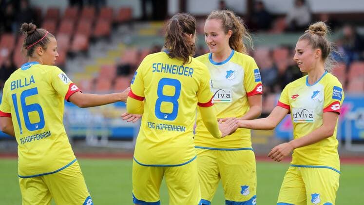 v.li.: Nicole Billa (TSG, 16), Torschützin Christine Schneider (TSG, 8), Fabienne Dongus (TSG, 33) und Anne Fühner (Anne Fuehner, TSG, 18) jubeln über das Tor zum 0:4, Jubel, Torjubel, Torerfolg, celebrate the goal, goal, celebration, Jubel ueber das Tor, optimistisch, Action, Aktion, Fussball, DFB-Pokal der Frauen, VfL Sindelfingen - TSG 1899 Hoffenheim, xozx