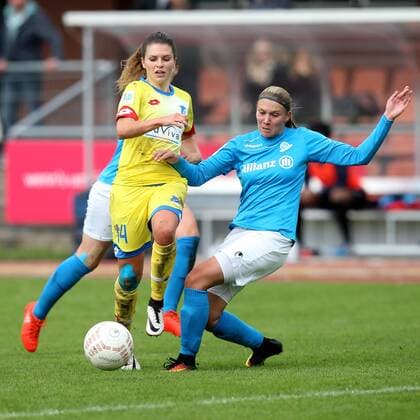 Lina Buerger ( TSG 1899 Hoffenheim ) Stefanie Grimm ( VfL Sindenfingen ), VfL Sindelfingen vs. TSG 1899 Hoffenheim, Frauen, DFB Pokal 2.Runde, 09.10.2016, Foto:Langer EibnerPressefoto Sindelfingen Copyright: xLanger Eibner-Pressefotox EP_HLR