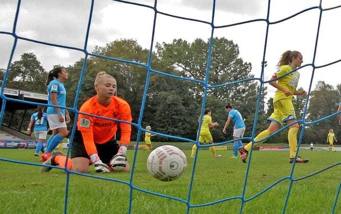 Vanessa Fischer ( VfL Sindenfingen ) geschlagen, VfL Sindelfingen vs. TSG 1899 Hoffenheim, Frauen, DFB Pokal 2.Runde, 09.10.2016, Foto:Langer EibnerPressefoto Sindelfingen Copyright: xLanger Eibner-Pressefotox EP_HLR