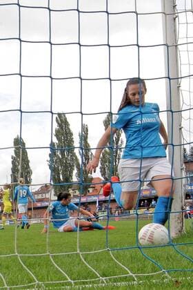 frustriert nach dem 0:2, VfL Sindelfingen vs. TSG 1899 Hoffenheim, Frauen, DFB Pokal 2.Runde, 09.10.2016, Foto:Langer EibnerPressefoto Sindelfingen Copyright: xLanger Eibner-Pressefotox EP_HLR