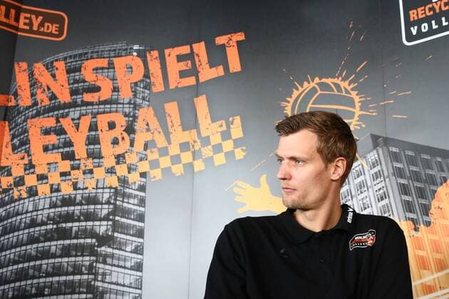 Volleyball, Herren, Saison 2015 16, Bundesliga, Saisonauftakt-PK BR Volleys, Mannschaftskapitän Robert Kromm (No. 3, Berlin Recycling Volleys), 10.10.16,