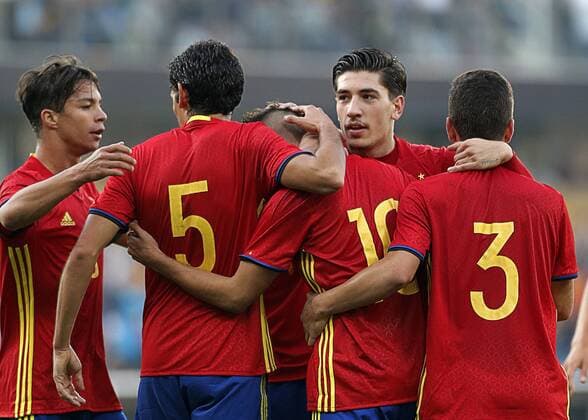 Players of the Spanish U-21 national soccer team celebrate a goal scored by Marco Asensio against Estonia during the qualifying match for the 2017 UEFA European Under-21 Championship held at the Pasaron stadium in Pontevedra, Spain, on 10 October 2016. SPAIN VS ESTONIA !ACHTUNG: NUR REDAKTIONELLE NUTZUNG!  20161010-636117249314226671