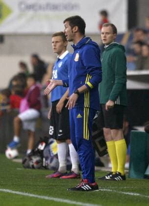 Coach of the Spanish U-21 national soccer team, Albert Celades, attends his team s qualifying match for the 2017 UEFA European Under-21 Championship against Estonia held at the Pasaron stadium in Pontevedra, Spain, on 10 October 2016. SPAIN VS ESTONIA !ACHTUNG: NUR REDAKTIONELLE NUTZUNG!  20161010-636117288623791115
