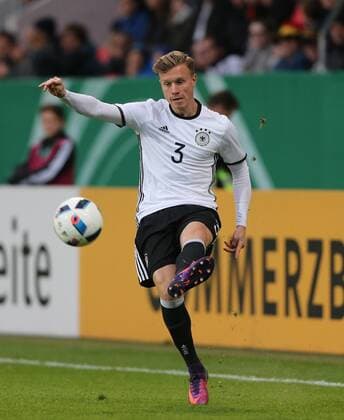 Fussball, EM Qualifikation U 21, Länderspiel, Herren, Deutschland, 07.10.2016, Deutschland - Russland 4-3, v.l. Freisteller, Einzelbild, Aktion, Ganzkörper, Ganzfigur, Einzelaktion, Yannick Gerhardt, Deutschland U21 U 21