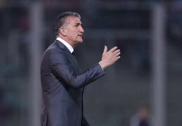 Fußball, WM Quali, Paraguay - Argentinien Argentina s coach Edgardo Bauza during the 2018 FIFA World Cup WM Weltmeisterschaft Fussball Russia Qualifiers match between Argentina and Paraguay at Mario Alberto Kempes stadium in Cordoba, Argentina, 11 October 2016. ARGENTINA VS. PARAGUAY !ACHTUNG: NUR REDAKTIONELLE NUTZUNG!  ARG001 20161012-636118373263838358