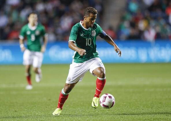 Fußball, Länderspiel, Mexiko - Panama Mexico forward Giovani dos Santos looks to pass the ball against Panama during the first half of the International Friendly Länderspiel soccer game, at the Toyota Park, Bridgeview, Illinois, USA, 11 October 2016 Mexico vs Panama !ACHTUNG: NUR REDAKTIONELLE NUTZUNG!  CHI01 20161012-636118461658732717