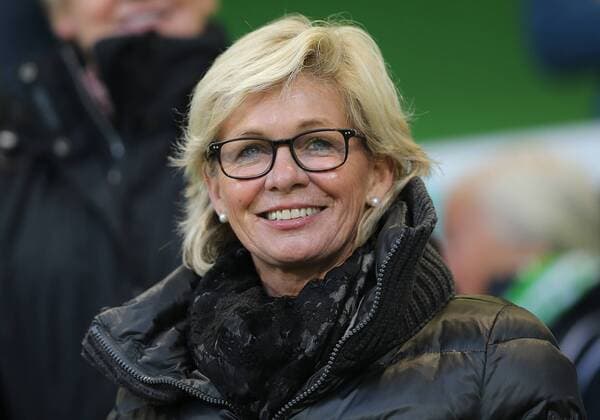 Bilder des Tages - SPORT Ehemalige Bundestrainerin Silvia Neid (GER) ist unter den Zuschauern