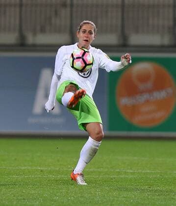 Wolfsburg vs Chelsea, CL Frauen Wolfsburg, Deutschland 12.10.2016, FUßBALL - VfL Wolfsburg vs FC Chelsea, 1 16 Finale, UEFA Frauen Champions League, Saison 2016-17. Bild zeigt: Anna Blässe (VfL Wolfsburg) Wolfsburg