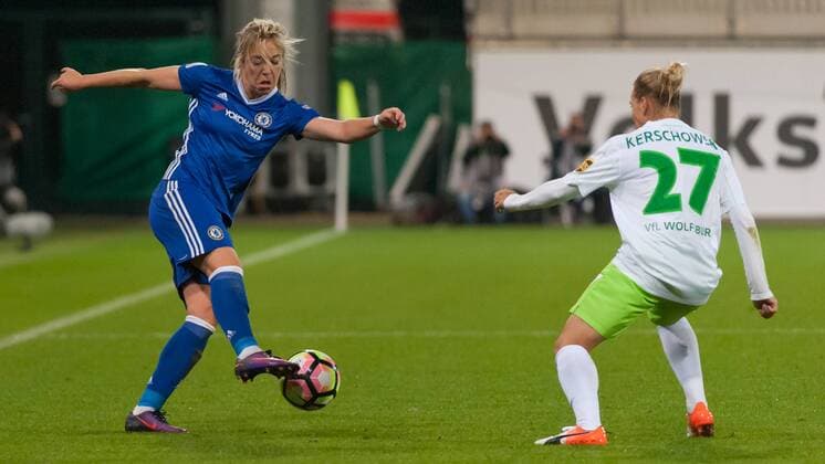 v.li.: Gemma Davison (Chelsea Ladies FC, 7) im Zweikampf mit Isabel Kerschowski (VfL Wolfsburg, 27), Fussball, UEFA Women s Champions League, VfL Wolfsburg - Chelsea Ladies FC, xobx