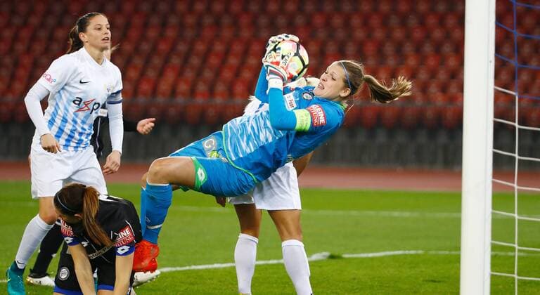 12.10.2016 Letzigrund Stadion Zürich , SCHWEIZ , Saison 2016 2017 Frauen UEFA Champions League FC Zürich Frauen - SK Sturm Graz Torhüterin Anna Carina Kristler (Graz) 
