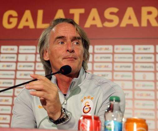 Galatasaray s Dutch Coach Jan Olde Riekerink during a press conference PK Pressekonferenz for the media in Istanbul on October 13 , 2016. 