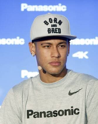 FC Barcelona Barca s Brazilian forward Neymar Jr offers a press conference PK Pressekonferenz held to announce his colaboration with a famous brand of electronic products in Barcelona, Spain, 13 October 2016. NEYMAR WILL BE PROMOTING A BRAND OF ELECTRONIC PRODUCTS !ACHTUNG: NUR REDAKTIONELLE NUTZUNG!  20161013-636119847277680579