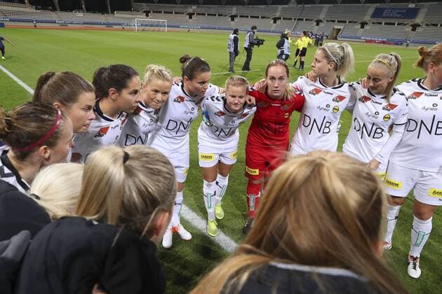 equipe (Lillestrome) FOOTBALL : Paris St.Germain vs LSK Lilleström - Ligue des Champions Feminine - 13 10 2016 GwendolineLeGoff Panoramic 