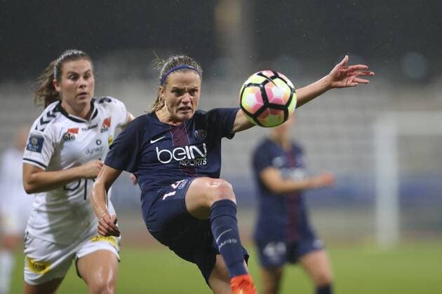 Emilie Haavi (Lilletrome) vs Irene Paredes (PSG) FOOTBALL : Paris St.Germain vs LSK Lilleström - Ligue des Champions Feminine - 13 10 2016 GwendolineLeGoff Panoramic 
