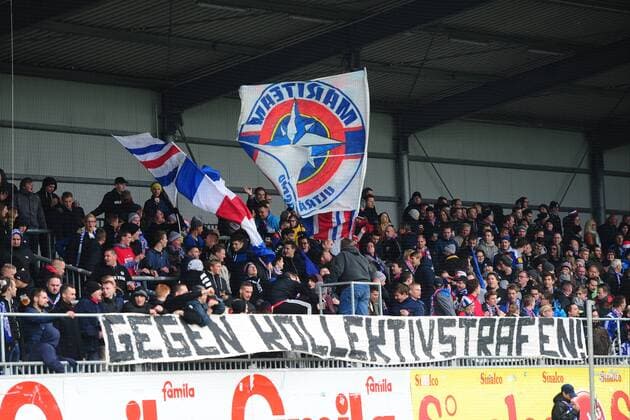 Kiel, 15. Oktober 2016 Fußball, Saison 2016 2017, 3. Liga,11. Spieltag, Holstein Kiel - SV Werder Bremen II: Nach 30 Minuten füllt sich der Block wieder