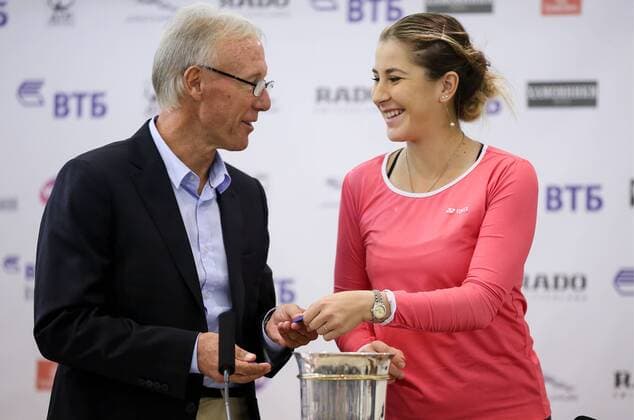 MOSCOW, RUSSIA - OCTOBER 15, 2016: ATP Tennis Herren Supervisor Gerry Armstrong (L) and Swiss tennis player Belinda Bencic during the draw for the 2016 VTB Kremlin Cup International Tennis Tournament at the Olympic Stadium. Anton Novoderezhkin TASS  TS034922