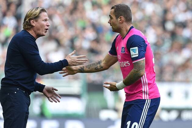 Fußball 1. Bundesliga 7. Spieltag Borussia Mönchengladbach - Hamburger SV am 15.10.2016 im Borussia-Park in Mönchengladbach Markus Gisdol ( Trainer Hamburg ), links - Pierre-Michel Lasogga ( Hamburg ), rechts xRx