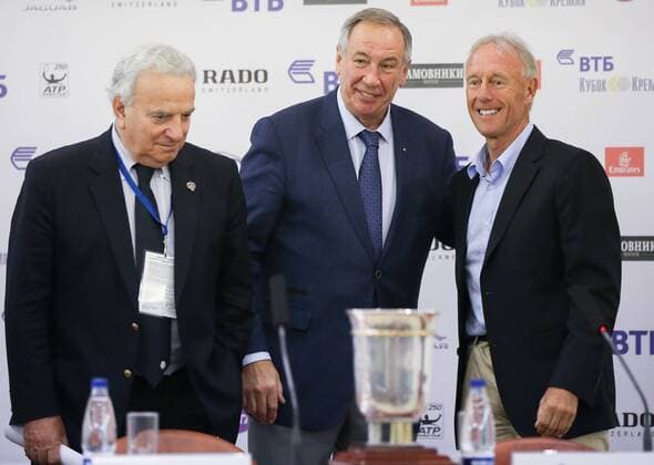 MOSCOW, RUSSIA - OCTOBER 15, 2016: Francesco Ricci Bitti, president of the International Tennis Federation (ITF), Shamil Tarpischev, president of the Russian Tennis Federation, and ATP Tennis Herren Supervisor Gerry Armstrong (L-R) attend the draw for the 2016 VTB Kremlin Cup International Tennis Tournament at the Olympic Stadium. Anton Novoderezhkin TASS  TS034929