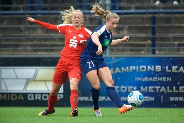 Fussball Frauen 1.Bundesliga 15.10.2016 Potsdam Karl Liebknecht Stadion 1 FFC Turbine Potsdam geg SGS Essen 2 : 0 Lea SCHUELLER ( SCHÜLLER ) 24 geg Tabea KEMME 21 Turbine