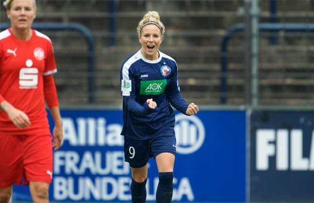 Fussball Frauen 1.Bundesliga 15.10.2016 Potsdam Karl Liebknecht Stadion 1 FFC Turbine Potsdam geg SGS Essen 2 : 0 2 : 0 Torjubel Torschuetzin Svenja HUTH 9 Turbine