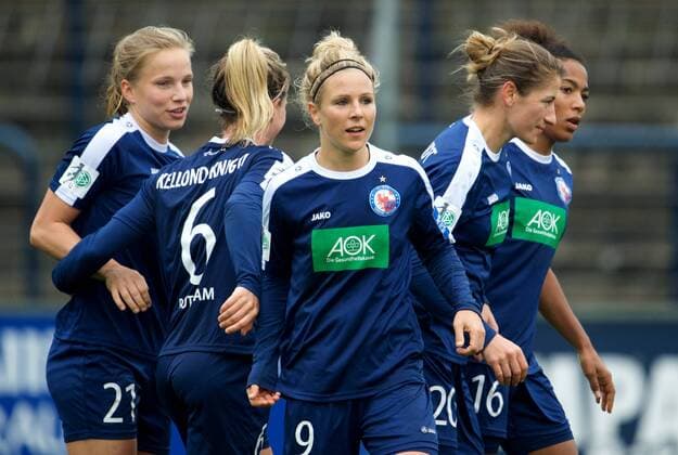 Fussball Frauen 1.Bundesliga 15.10.2016 Potsdam Karl Liebknecht Stadion 1 FFC Turbine Potsdam geg SGS Essen 2 : 0 2 : 0 Torjubel Torschuetzin Svenja HUTH 9 Turbine vlnr Tabea KEMME 21 Turbine Elise KELLOND KNIGHT 6 Turbine Svenja HUTH 9 Turbine Bianca SCHMIDT 20 Turbine Eseosa AIGBOGUN 16 Turbine