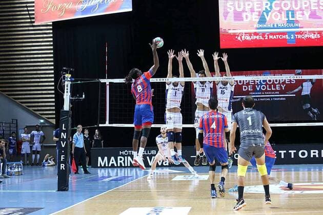 Volleyball, Supercup in Paris, CASTARD Ludovic (GFCA) vs PINHEIRO Nuno (PAR) - LAFITTE Franck (PAR) - SENS Thiago (PAR) VOLLEYBALL FRA : Paris vs Ajaccio - Supercoupe - Masculin - 15 10 2016 GerardPierlovisi 