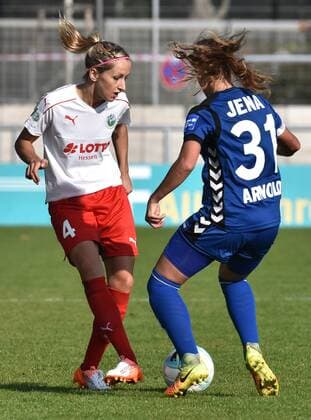 16.10.2016, xblx, Fussball 1.Bundesliga Damen, 1.FFC Frankfurt - USV Jena, emspor, v.l. Kathrin Hendrich (1.FFC Frankfurt), Julia Arnold (USV Jena) Frankfurt am Main