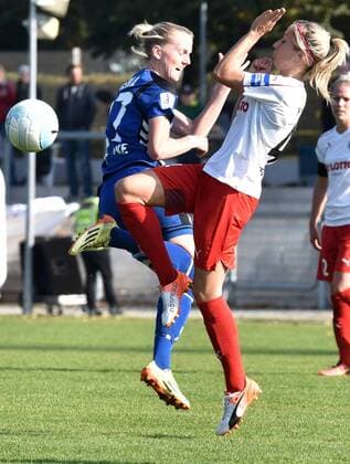 16.10.2016, xblx, Fussball 1.Bundesliga Damen, 1.FFC Frankfurt - USV Jena, emspor, v.l. Lina Hausicke (USV Jena), Kathrin Hendrich (1.FFC Frankfurt) Frankfurt am Main