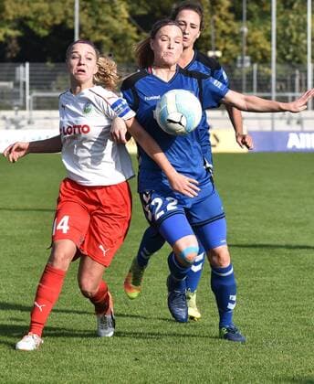 16.10.2016, xblx, Fussball 1.Bundesliga Damen, 1.FFC Frankfurt - USV Jena, emspor, v.l. Jackie Groenen (1.FFC Frankfurt), Claudia van den Heiligenberg (USV Jena) Frankfurt am Main