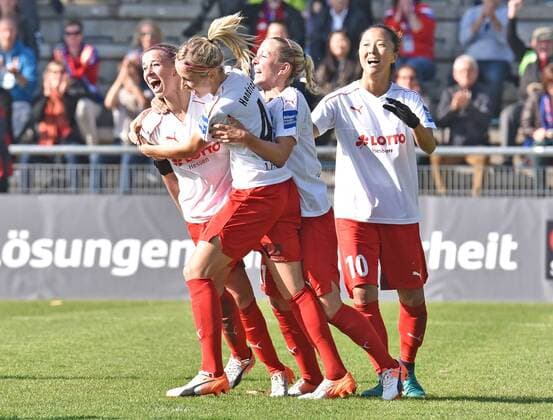 16.10.2016, xblx, Fussball 1.Bundesliga Damen, 1.FFC Frankfurt - USV Jena, emspor, v.l. Jackie Groenen (1.FFC Frankfurt), Kathrin Hendrich (1.FFC Frankfurt), Mandy Islacker (1.FFC Frankfurt), Yuki Nagasato (1.FFC Frankfurt), Goal scored, Tor zum 2:1, celebrate the goal, Torjubel Frankfurt am Main