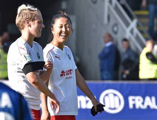 16.10.2016, xblx, Fussball 1.Bundesliga Damen, 1.FFC Frankfurt - USV Jena, emspor, v.l. Sophie Schmidt (1. FFC Frankfurt), Yuki Nagasato (1.FFC Frankfurt) Frankfurt am Main