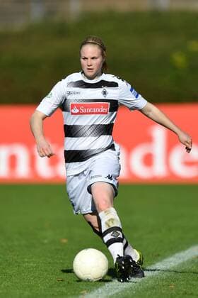 Nadja Pfeiffer (Borussia Mönchengladbach) (8) im Vorwärtslauf Seitenlinie mit Ball, Allianz Frauen-Bundesliga : Borussia Mönchengladbach - SC Freiburg, xmkx