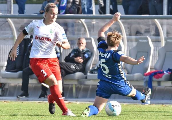 16.10.2016, xblx, Fussball 1.Bundesliga Damen, 1.FFC Frankfurt - USV Jena, emspor, v.l. Laura Stoerzel (1.FFC Frankfurt), Susann Utes (USV Jena) Frankfurt am Main