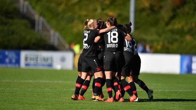 Jubel, Freuen, celebrate, happy, cheer , Goal Celebration über das 0:1 für Bayer 04 Leverkusen - Erste Saisontor, Allianz Frauen-Bundesliga : MSV Duisburg - Bayer 04 Leverkusen, xmkx